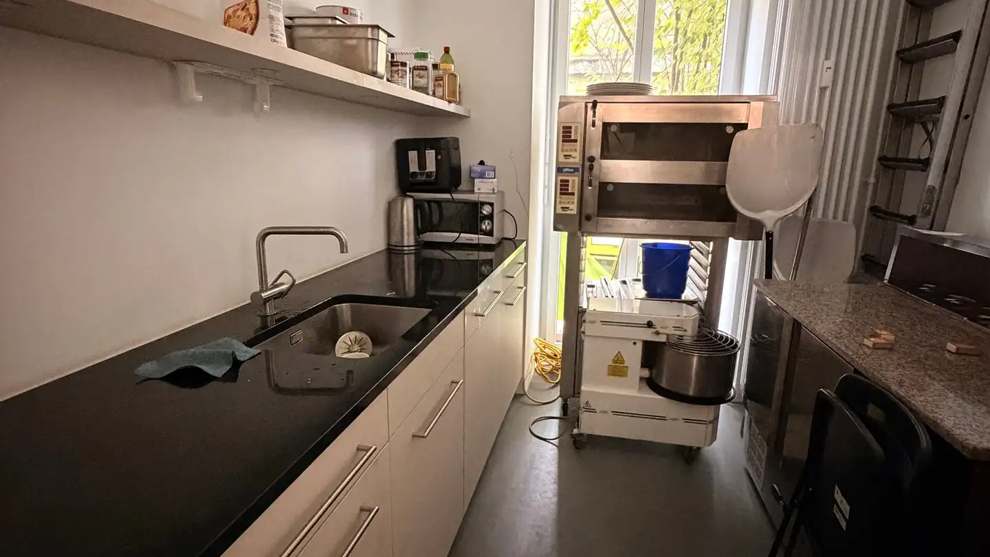 Kiosk for rent - 8003 Zürich - Photo 2