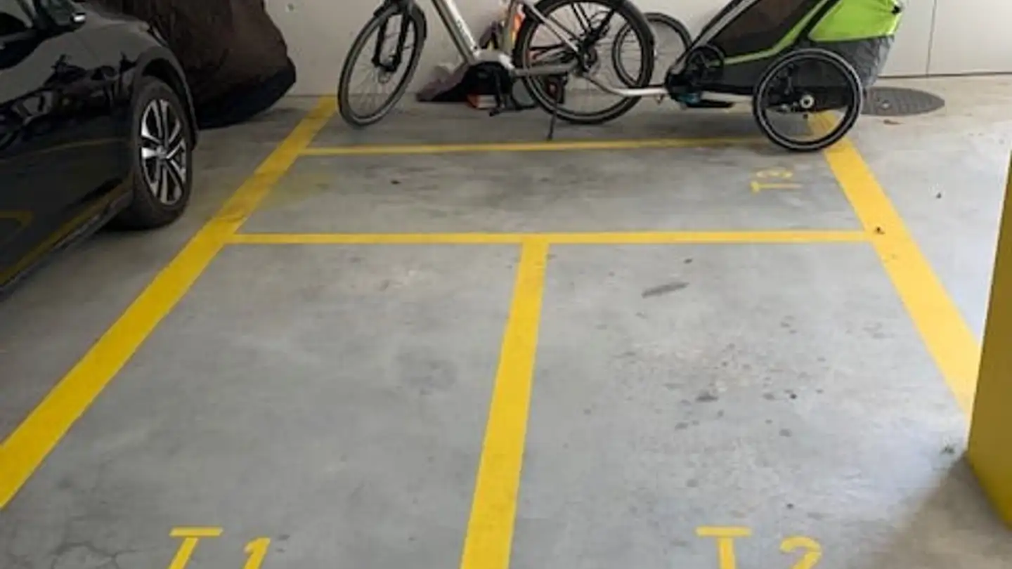 Parcheggio interno per moto in affitto - Talstrasse 33, 8103 Unterengstringen - Photo 3