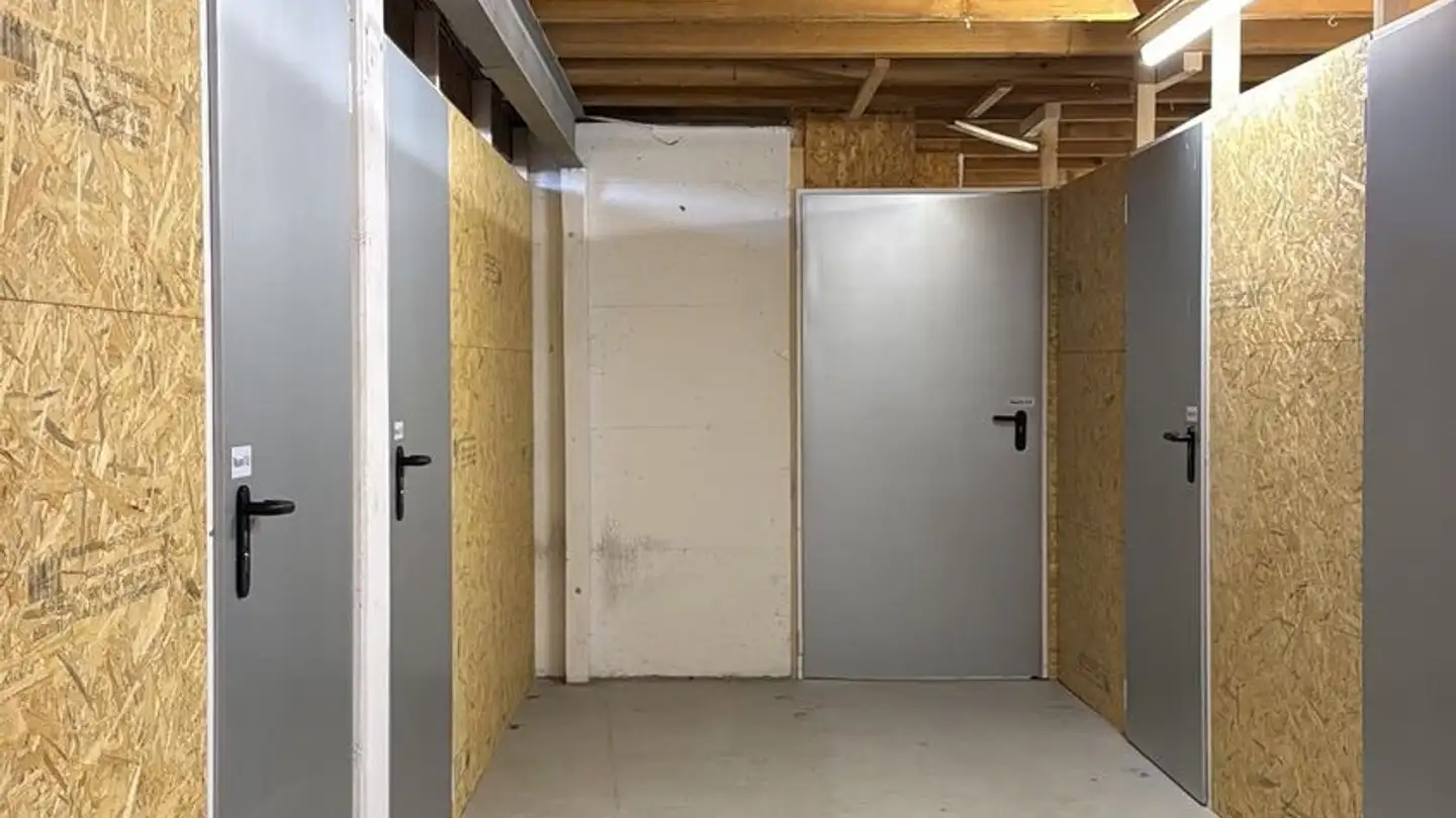 Commercial à louer - Parallelstrasse 26, 3714 Frutigen