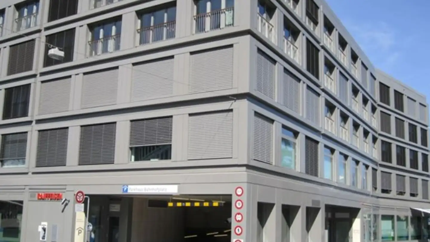 Place de parking intérieure pour moto à louer - 7000 Chur