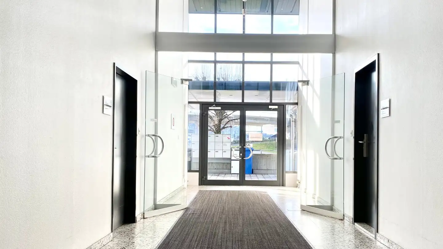 Commercial à louer - Heiligkreuzstrasse 2, 9008 St. Gallen