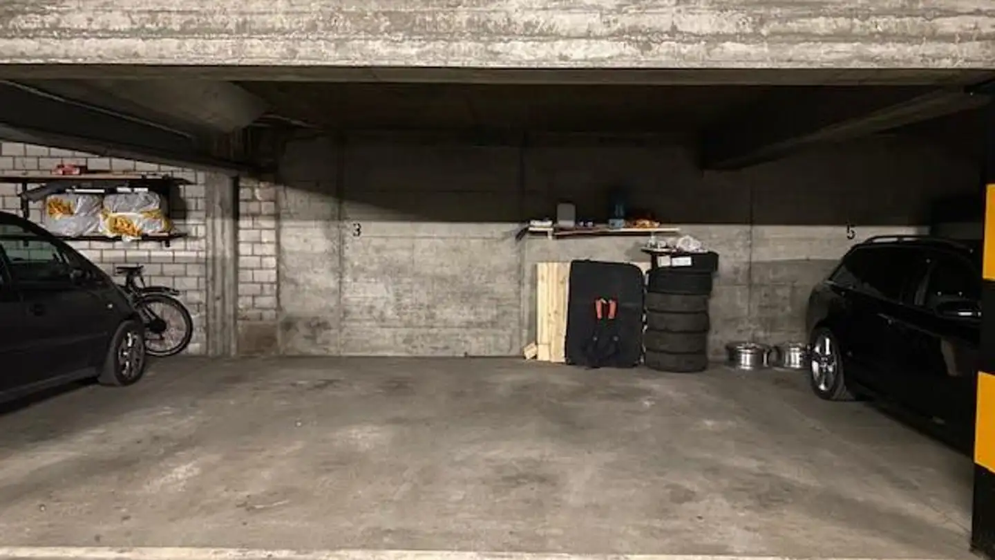 Place de parking souterraine à louer - Feldstrasse 11, 7430 Thusis