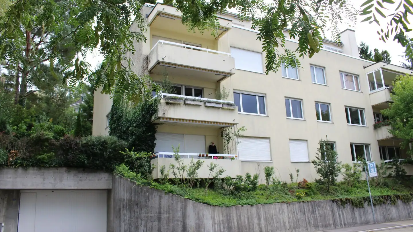 Underground parking space for rent - Hinterbergstrasse 83, 8044 Zürich