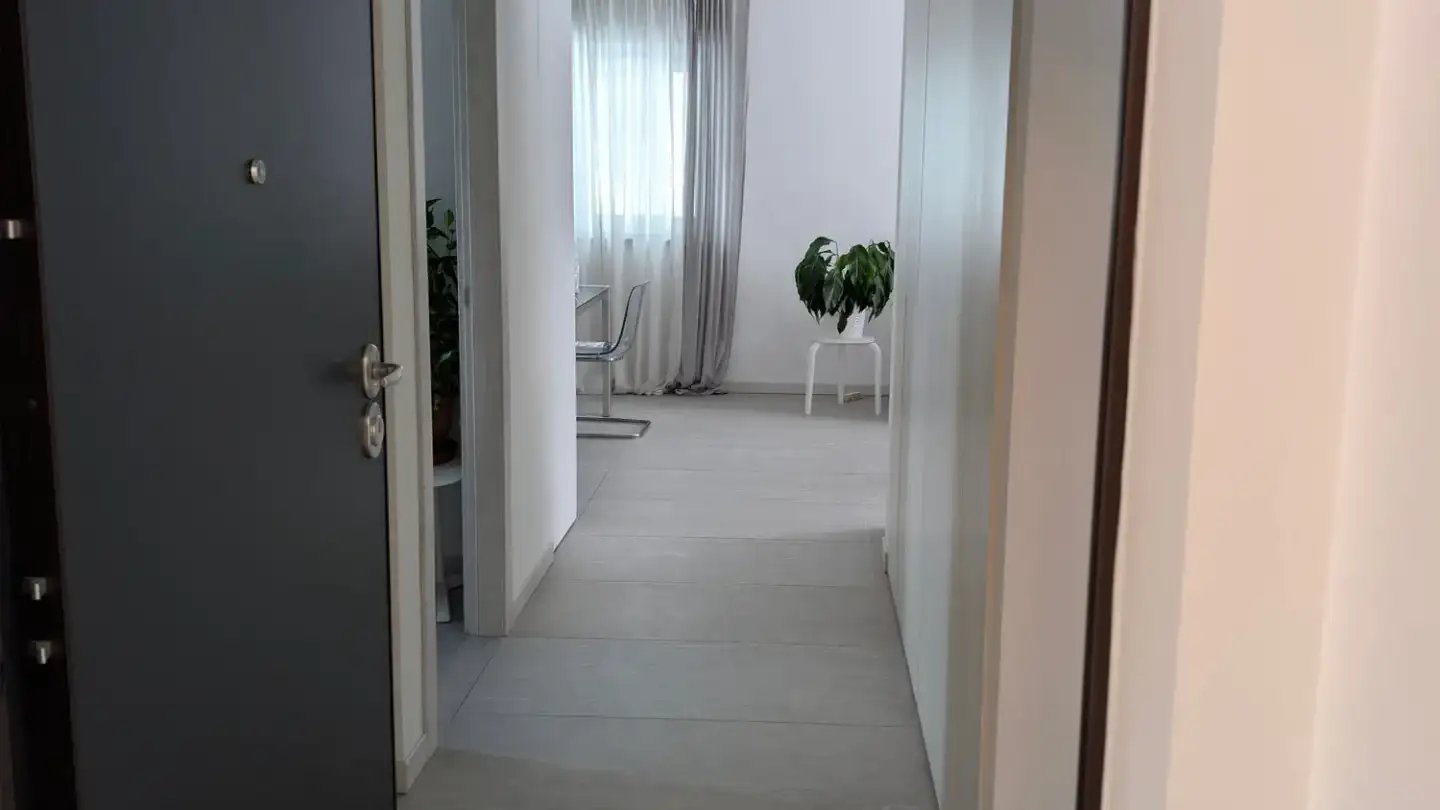 Dachgeschosswohnung mieten - Via Dei Canova 5, 6830 Chiasso - Foto 2