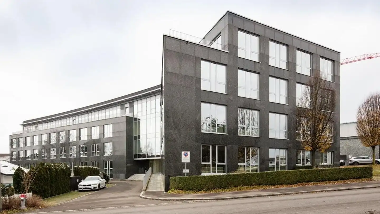 Tiefgaragenstellplatz mieten - Lindenstrasse 23, 8302 Kloten