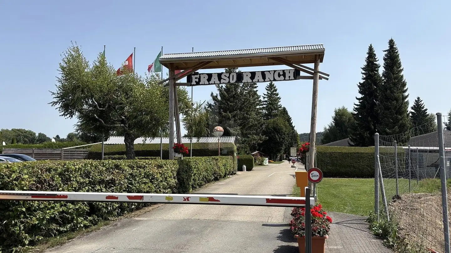 Chalet for sale - 2523 Lignières - Photo 2