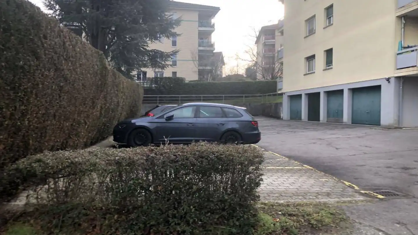 Outdoor parking space for rent - Route De La Brûlée 2, 1024 Ecublens VD