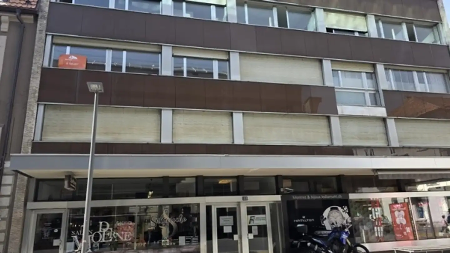 Geschäft mieten - Rue Daniel-Jean Richard 22, 2300 La Chaux-de-Fonds
