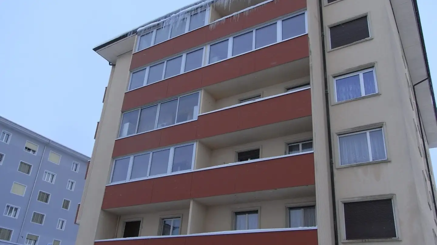 Place de parking extérieure à louer - Rue de la Ruche 39, 2300 La Chaux-de-Fonds