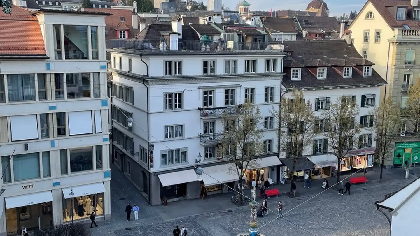 Dachgeschosswohnung mieten - Kapellplatz, 6004 Luzern - Foto 4