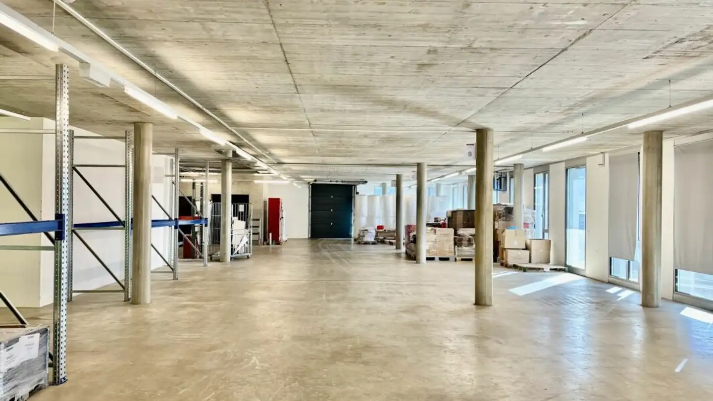 Grande magazzino in affitto - 1052 Le Mont-sur-Lausanne - Photo 3