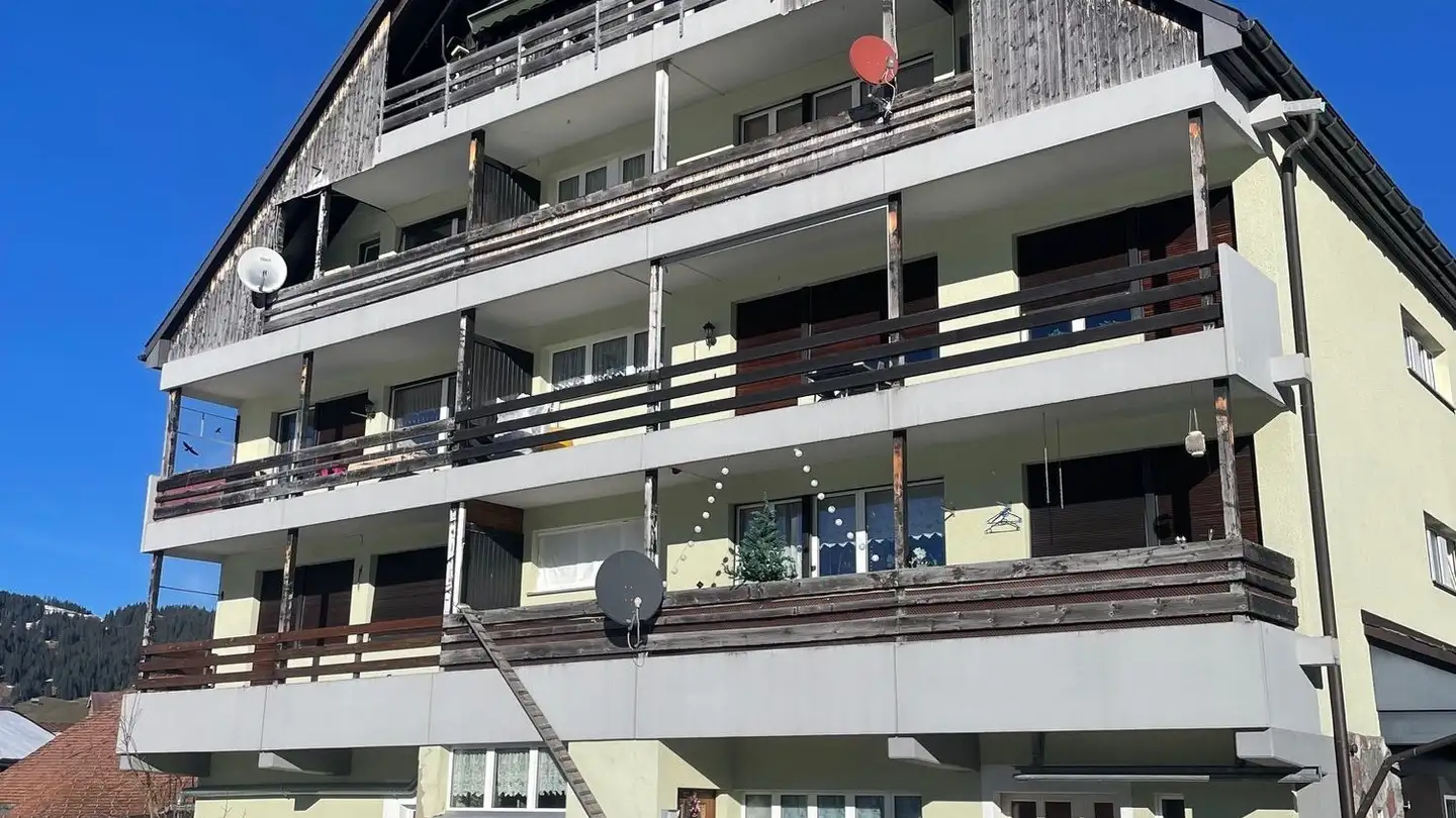 Mehrfamilienhaus kaufen - Jessenenstrasse 11, 8843 Oberiberg