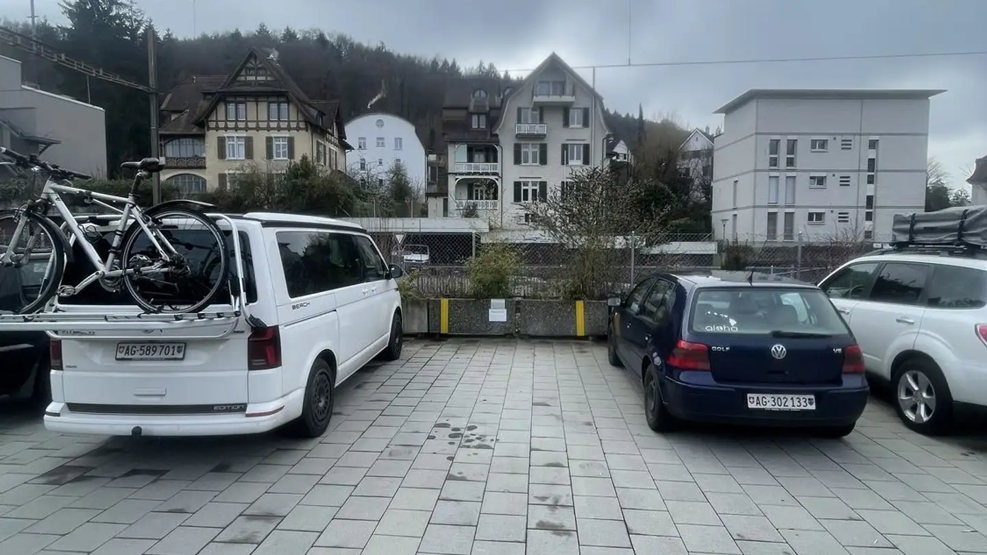Place de parking extérieure à louer - Oberstadtstrasse 10a, 5400 Baden