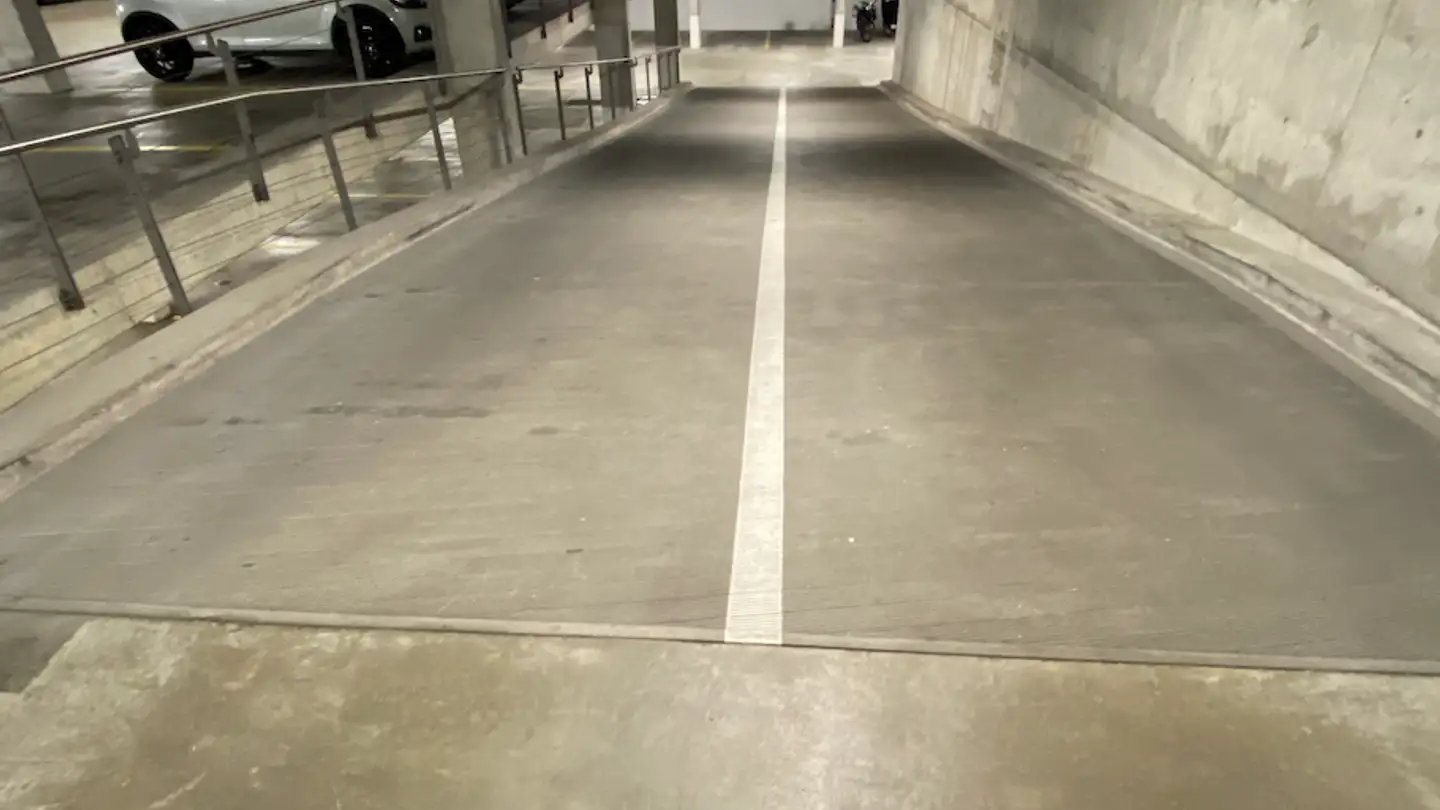 Parcheggio sotterraneo in affitto - Bahnhofstrasse 33, 4950 Huttwil - Photo 2