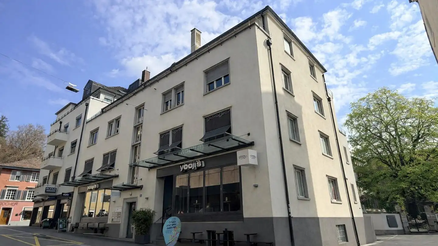 Place de parking extérieure à louer - St. Urbangasse 8, 8001 Zürich
