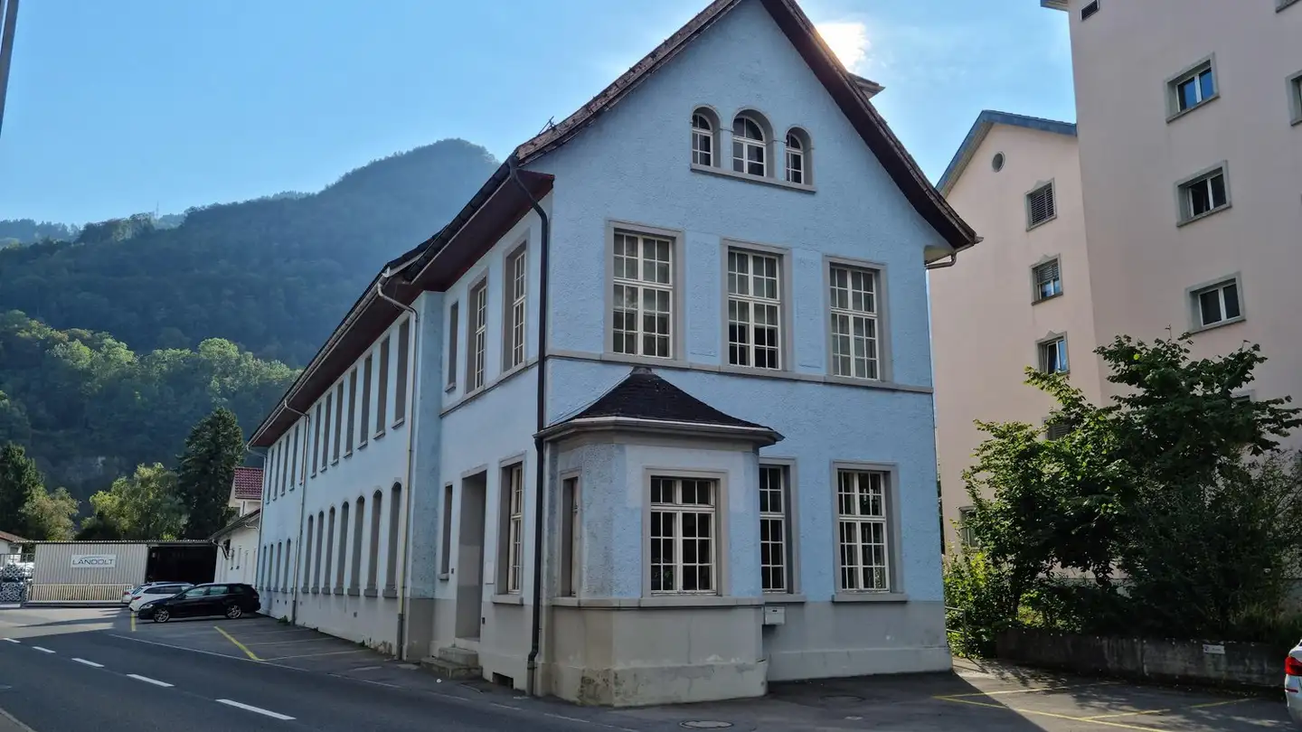 Edificio ad uso misto in affitto - Mühlhäusern 2, 8752 Näfels - Photo 2