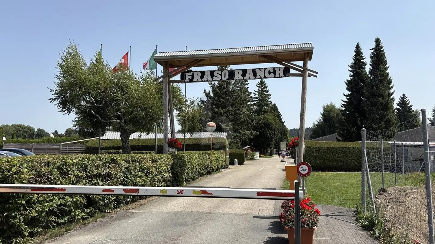 Row house for sale - 2523 Lignières - Photo 2