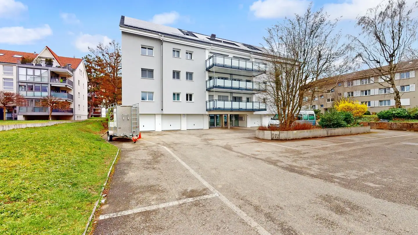 Place de parking extérieure à louer - Talstrasse 47, 4104 Oberwil BL