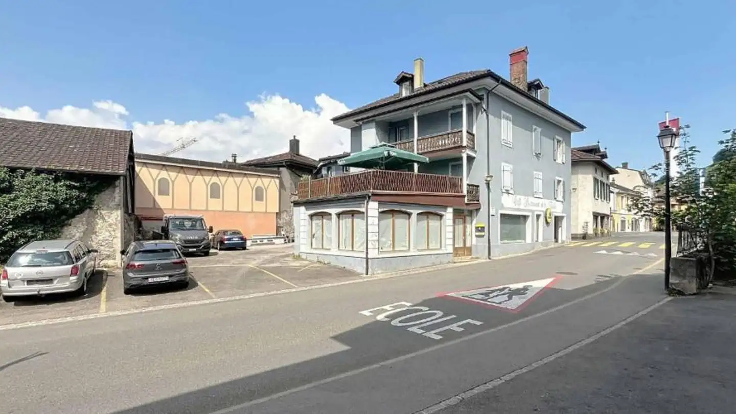 Residential building for sale - 1880 Bex - Photo 2