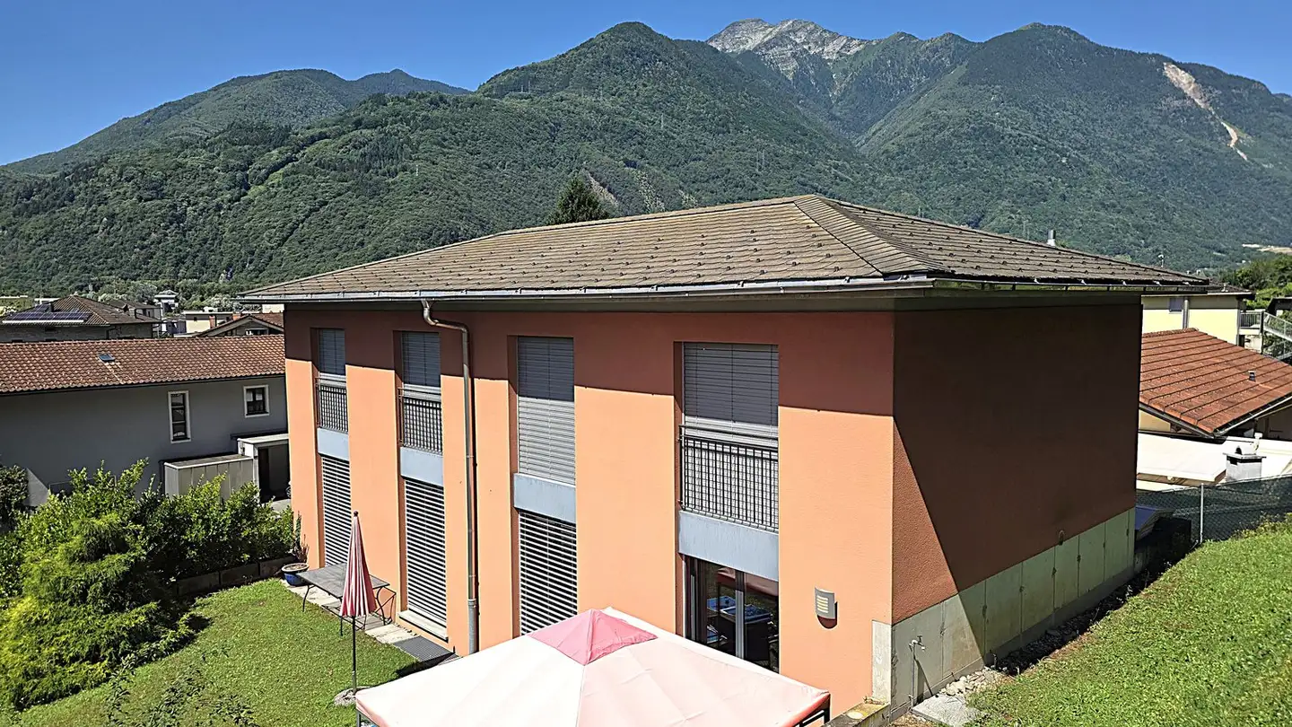 Einfamilienhaus kaufen - Via Delle Cave 8, 6532 Castione