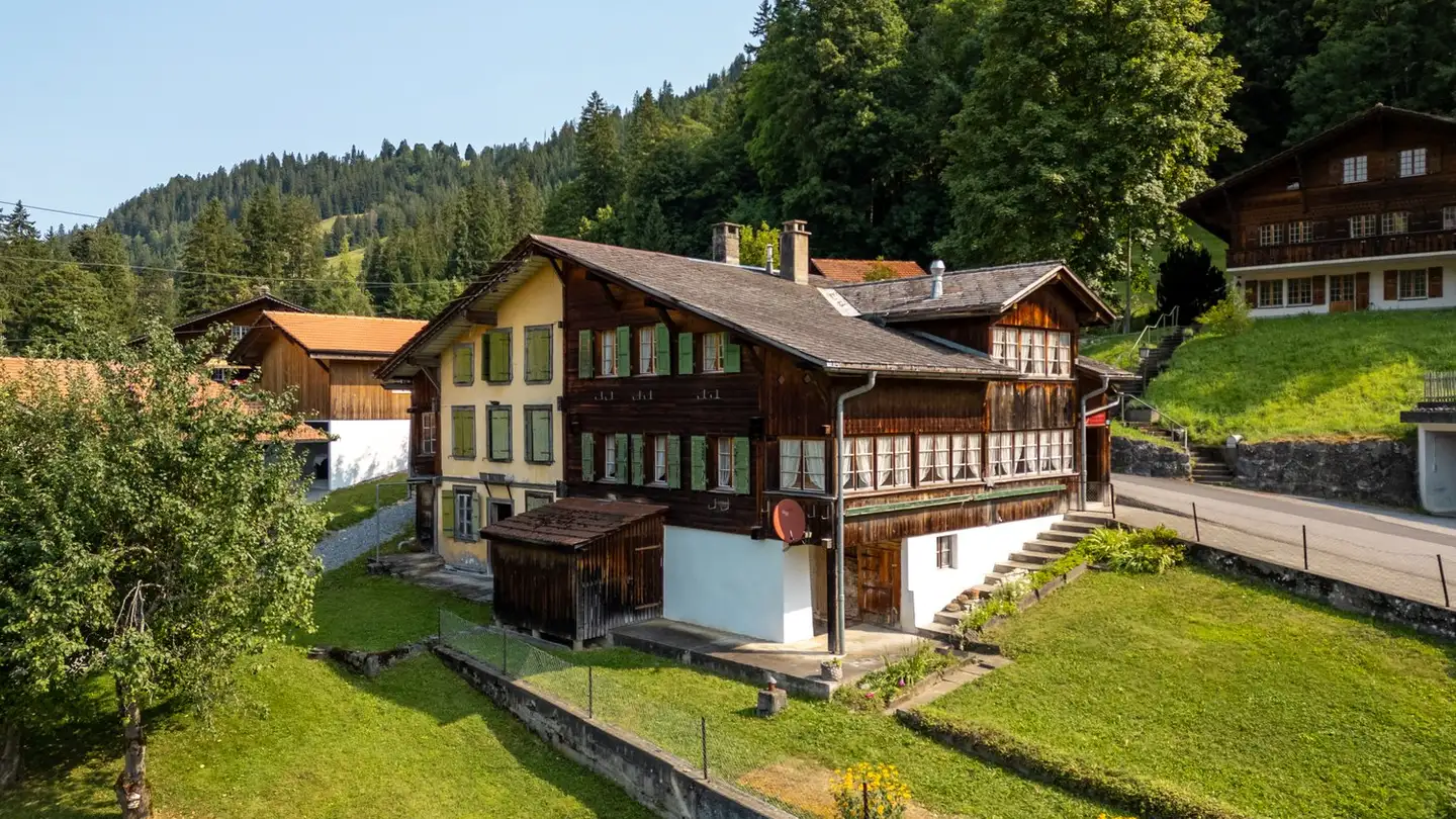Residential building for sale - 3770 Zweisimmen
