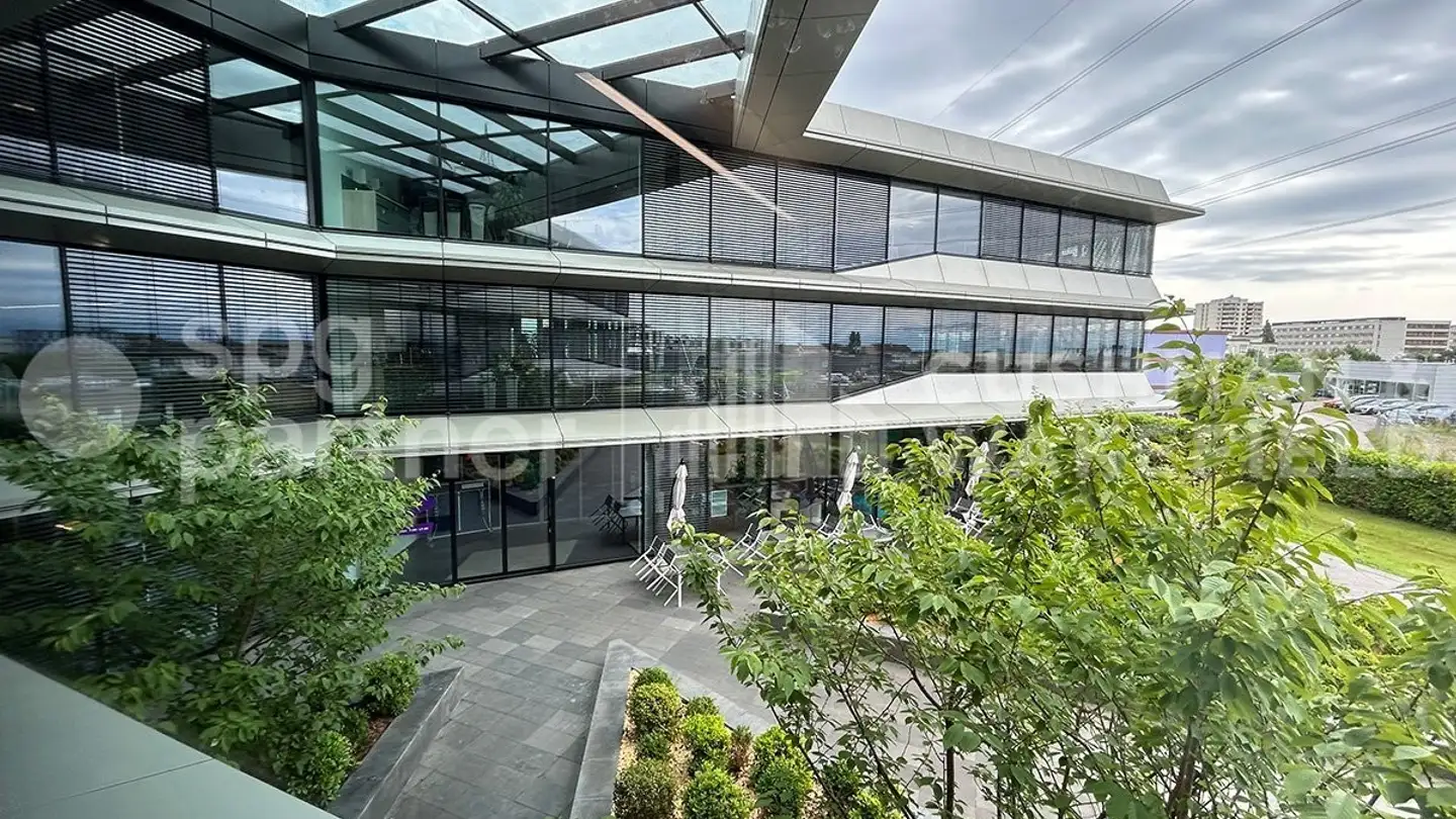 Office space for rent - Route De Crassier 3, 1262 Eysins