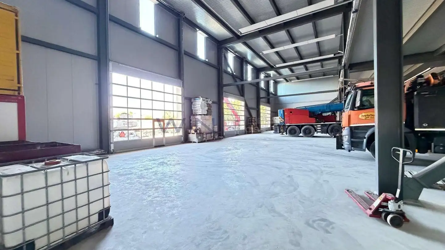 Commercial for rent - 1566 St-Aubin FR - Photo 3