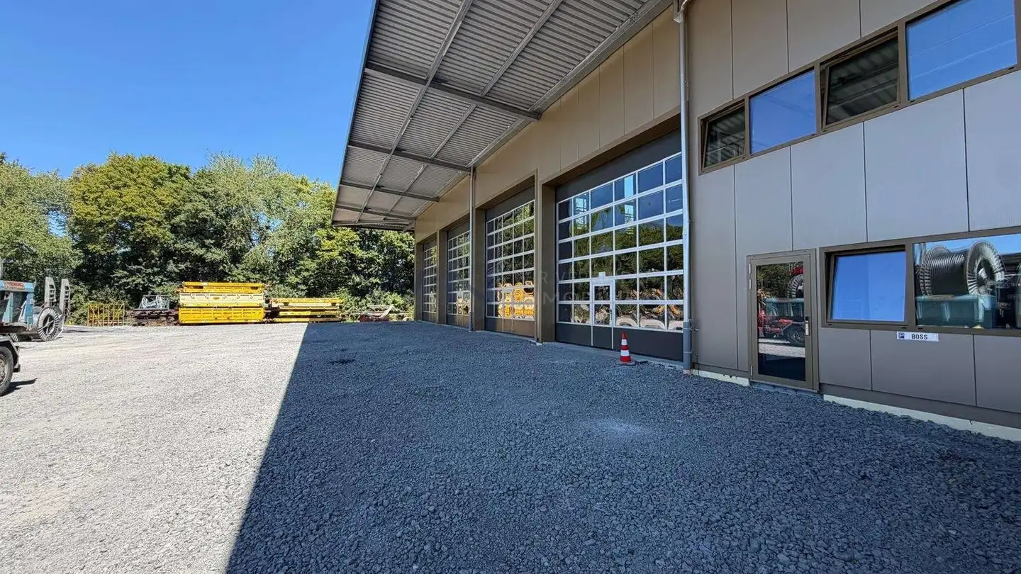 Commercial for rent - 1566 St-Aubin FR
