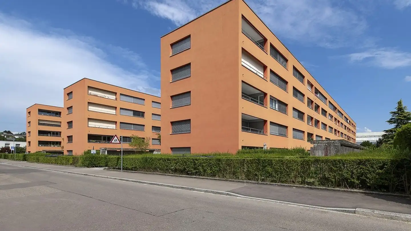 Wohnung mieten - Neunbrunnenstrasse 161, 8050 Zürich