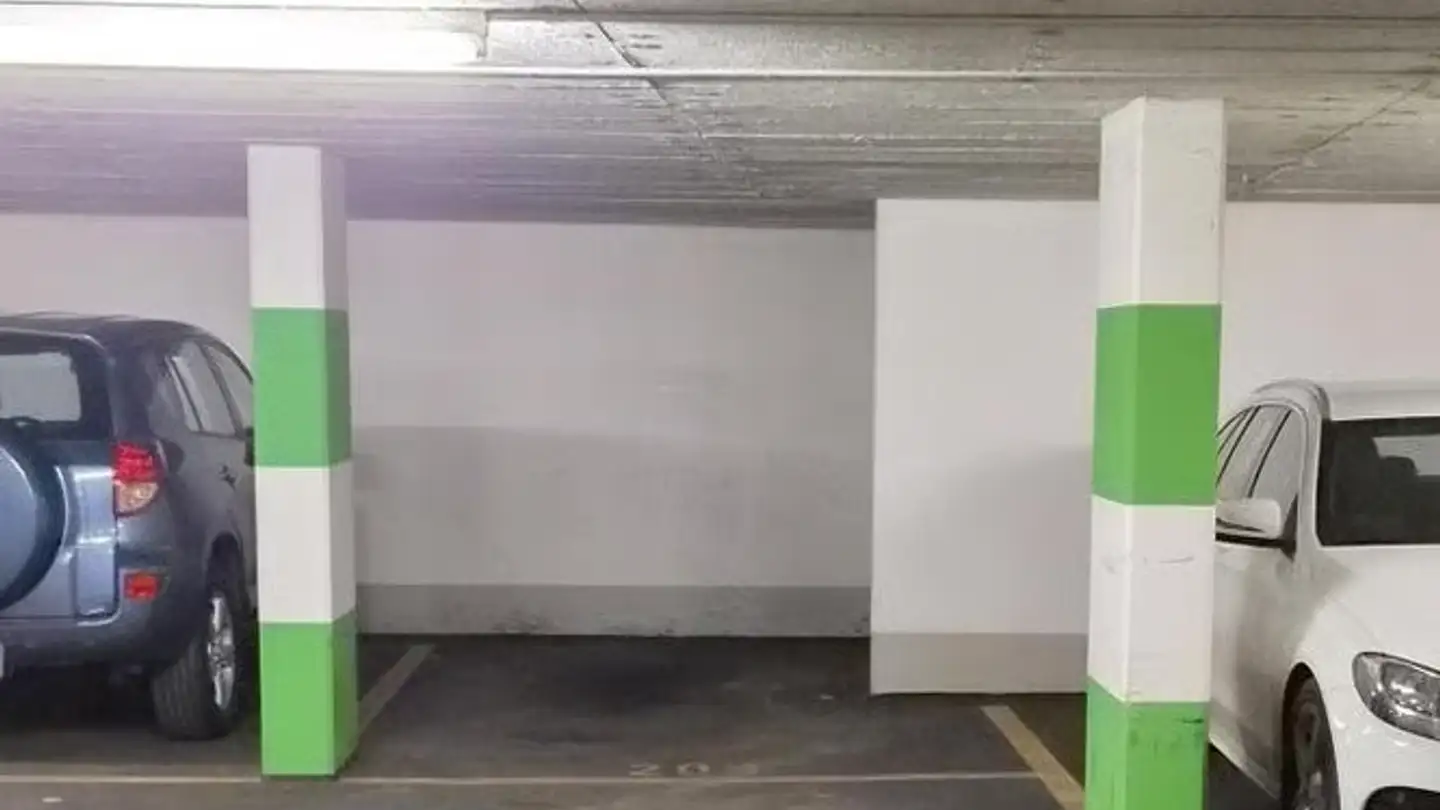 Indoor motorbike parking space for rent - Seestrasse 344, 8038 Zürich