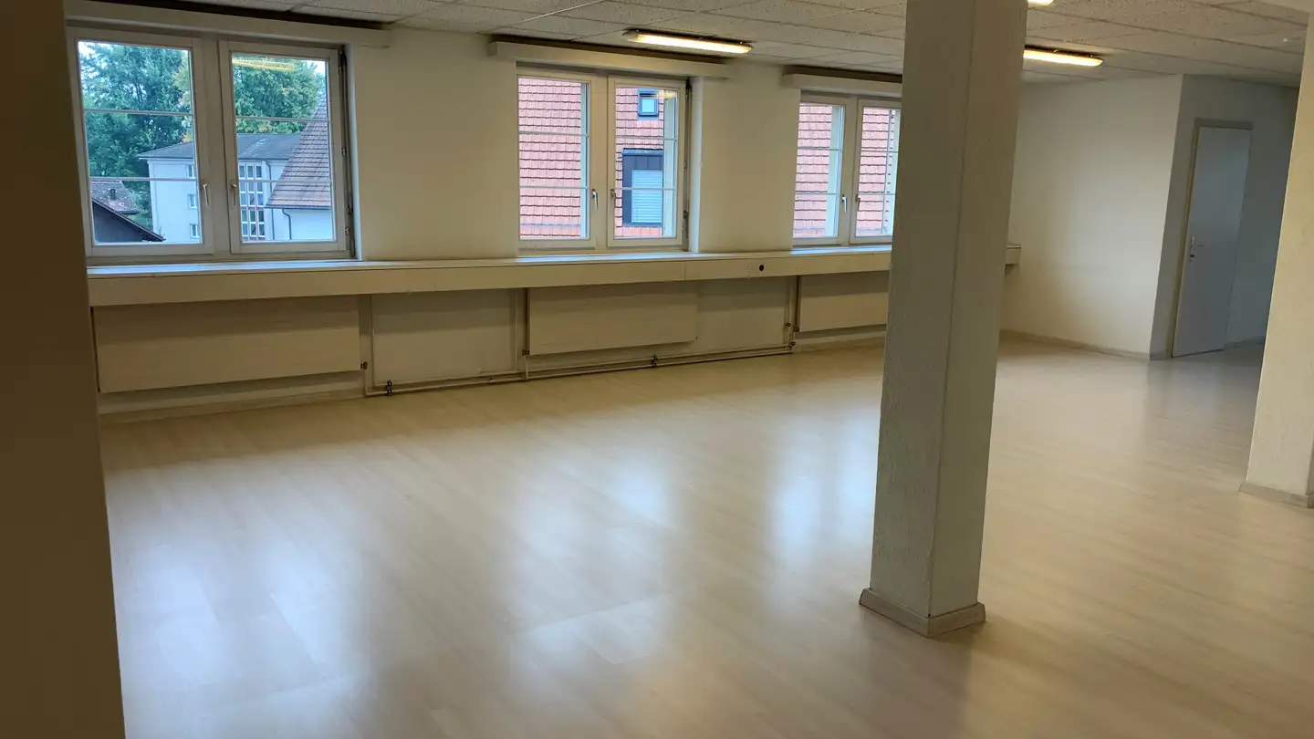 Gewerbe mieten - Ferrachstrasse 30, 8630 Rüti ZH - Foto 2