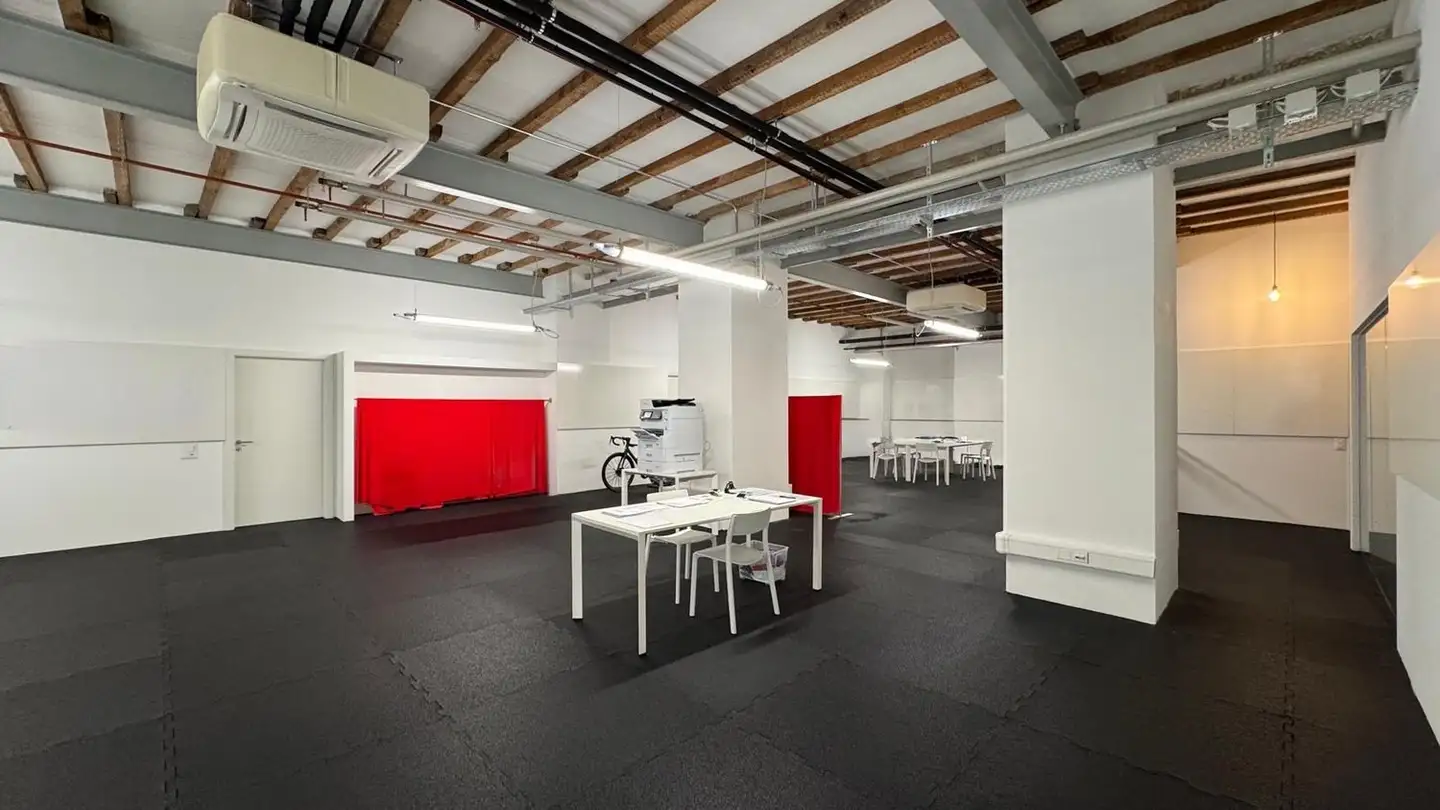 Grande magazzino in affitto - Via Giuseppe Corti 5, 6828 Balerna