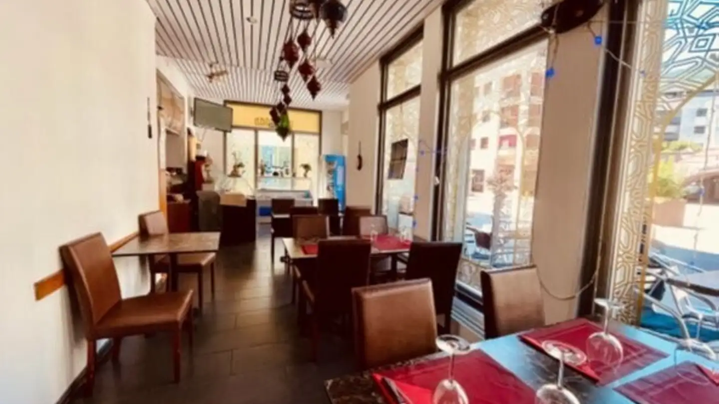 Ristorante in affitto - Avenue Du Rothorn 9a, 3960 Sierre - Photo 2