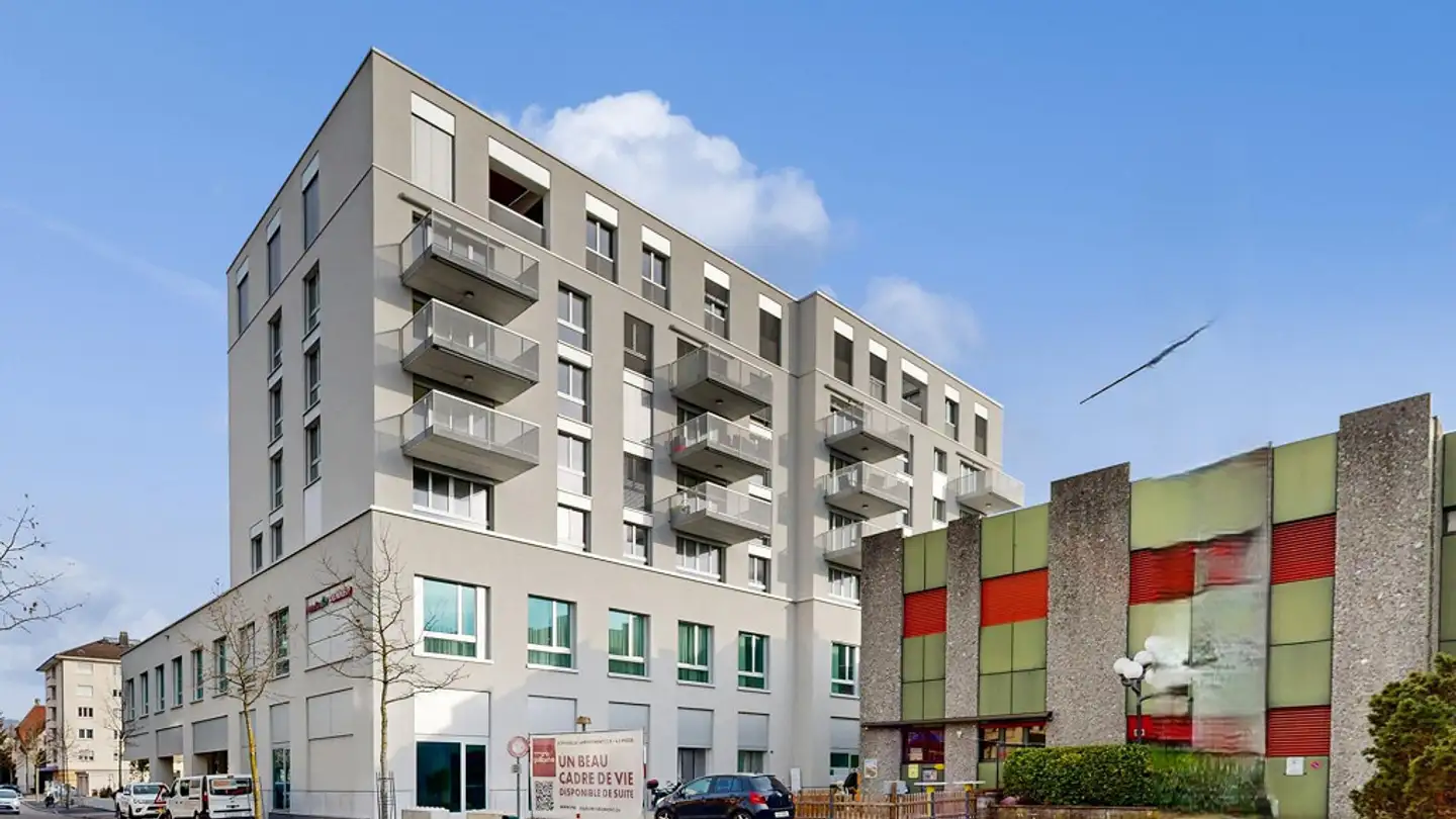 Überdachter Motorradparkplatz mieten - Rue De L'avenir 3, 2800 Delémont