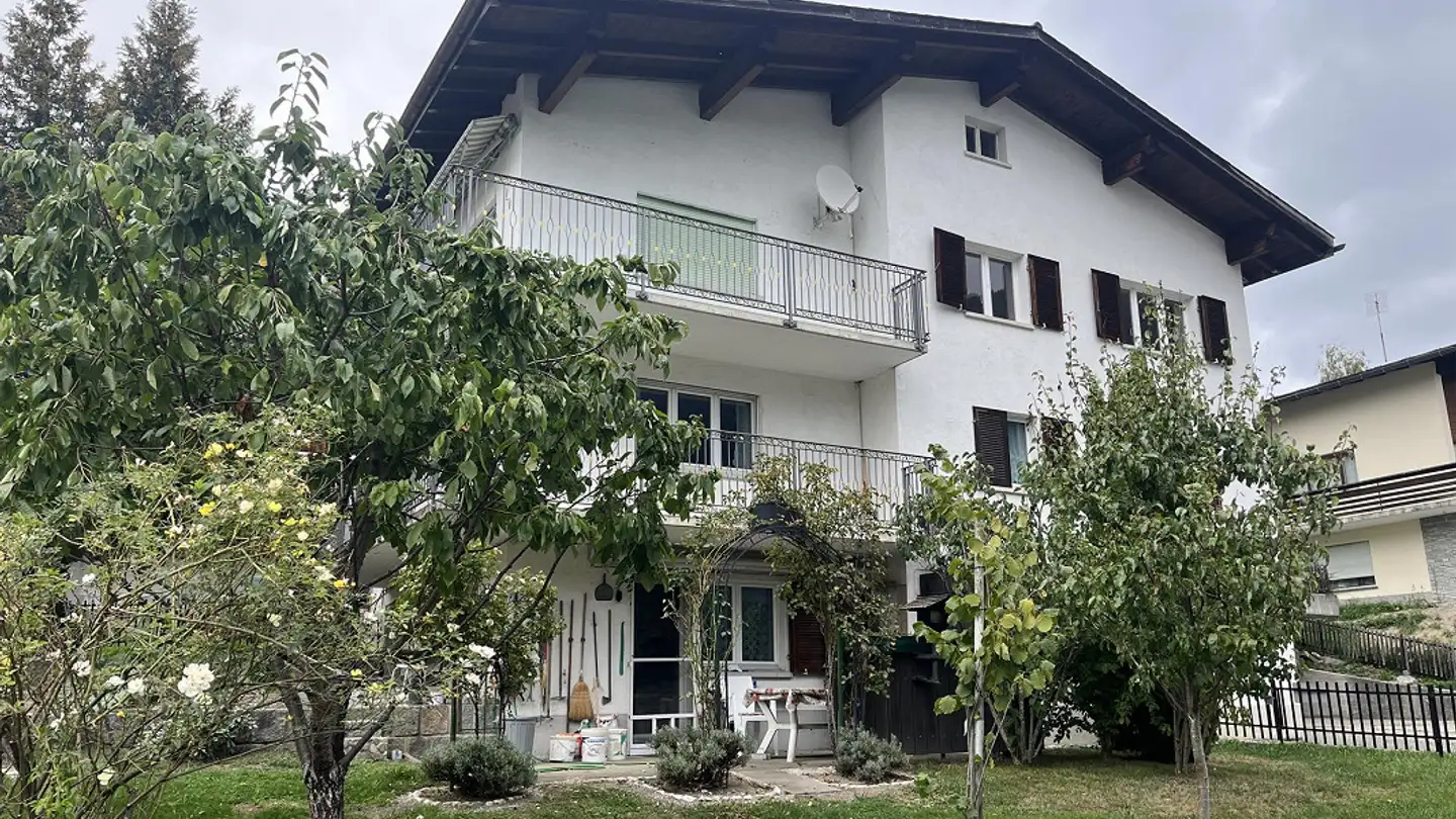 Mehrfamilienhaus kaufen - Via Fravia 12, 7172 Rabius