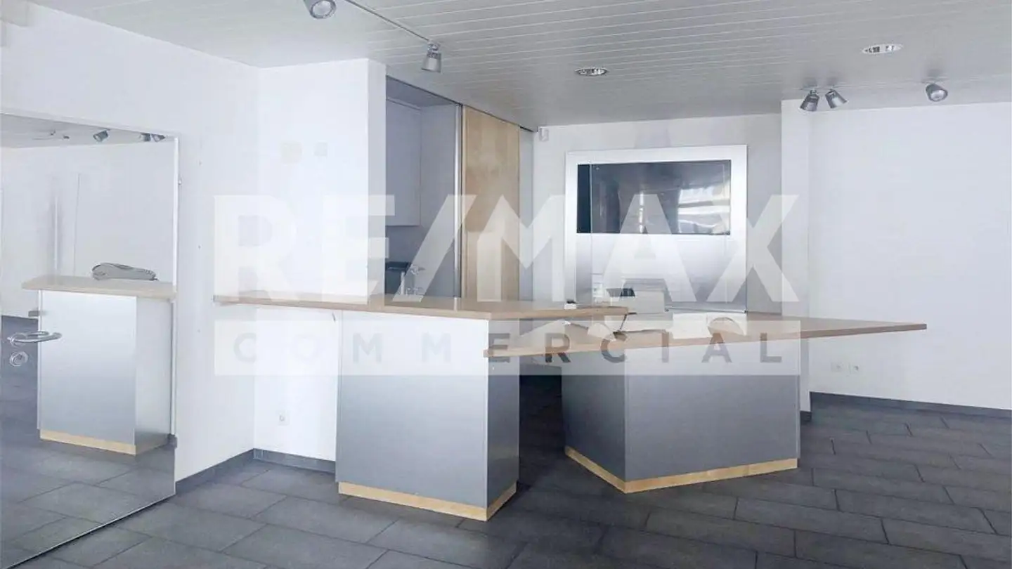 Commercial for rent - Gersauerstrasse 11, 6440 Brunnen - Photo 3