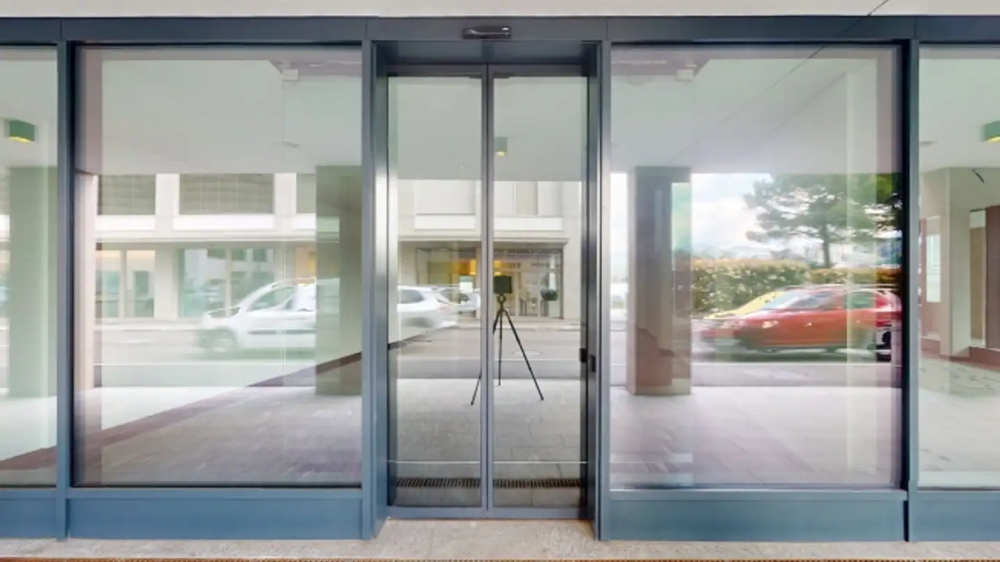 Spazio ufficio in affitto - Riva Paradiso 18, 6900 Paradiso - Foto 2