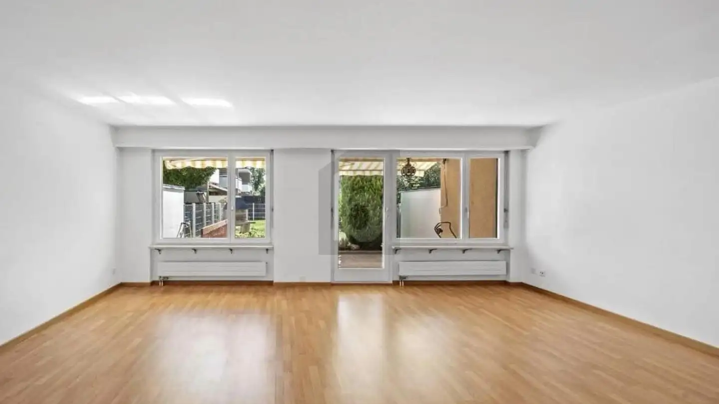 Row house for rent - 4153 Reinach BL - Photo 2