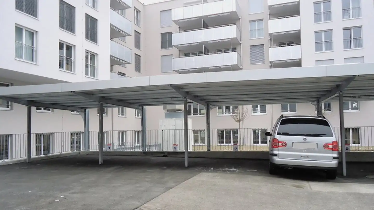 Place de parking extérieure à louer - Aarauerstrasse 25, 4600 Olten