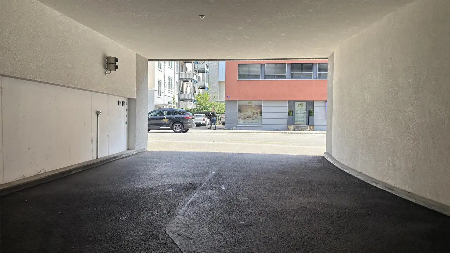 Place de parking souterraine à louer - Neuwiesenstrasse 31, 8400 Winterthur - Photo 2