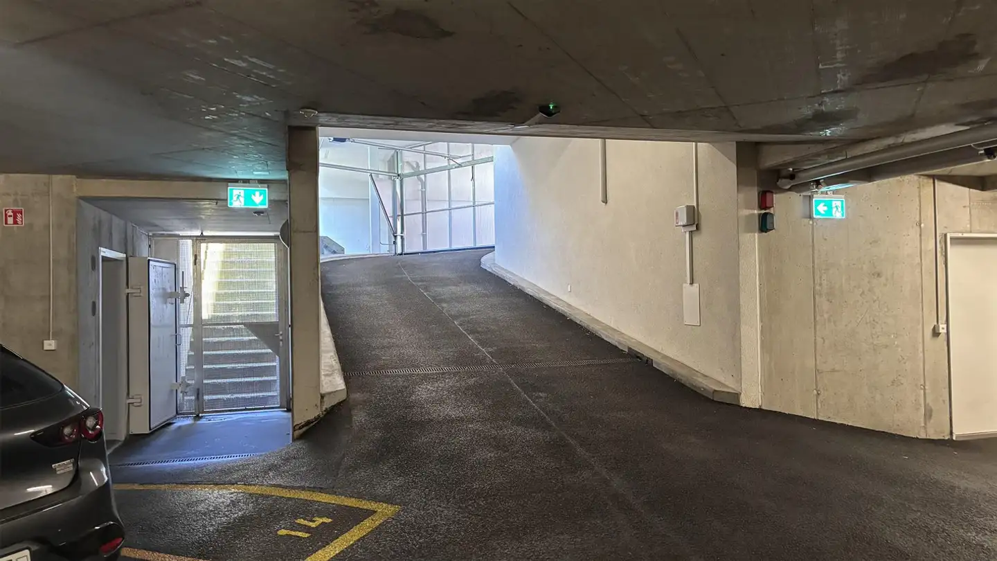 Place de parking souterraine à louer - Neuwiesenstrasse 31, 8400 Winterthur - Photo 3