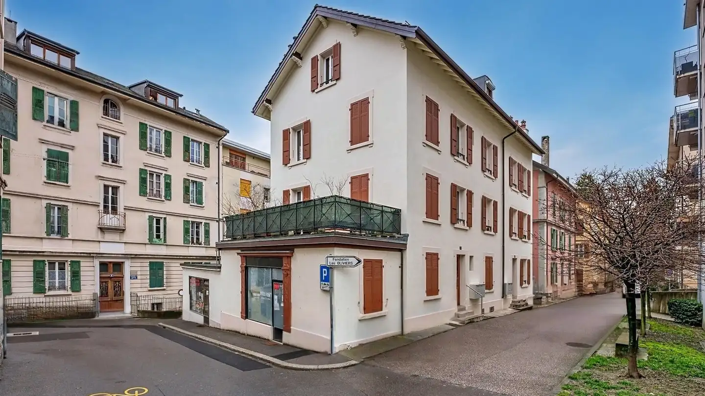 Mixed-use building for sale - 1004 Lausanne