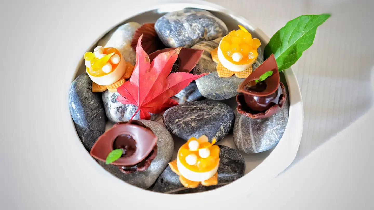 Hotel in vendita - Port-Valais, 1897 Les Evouettes