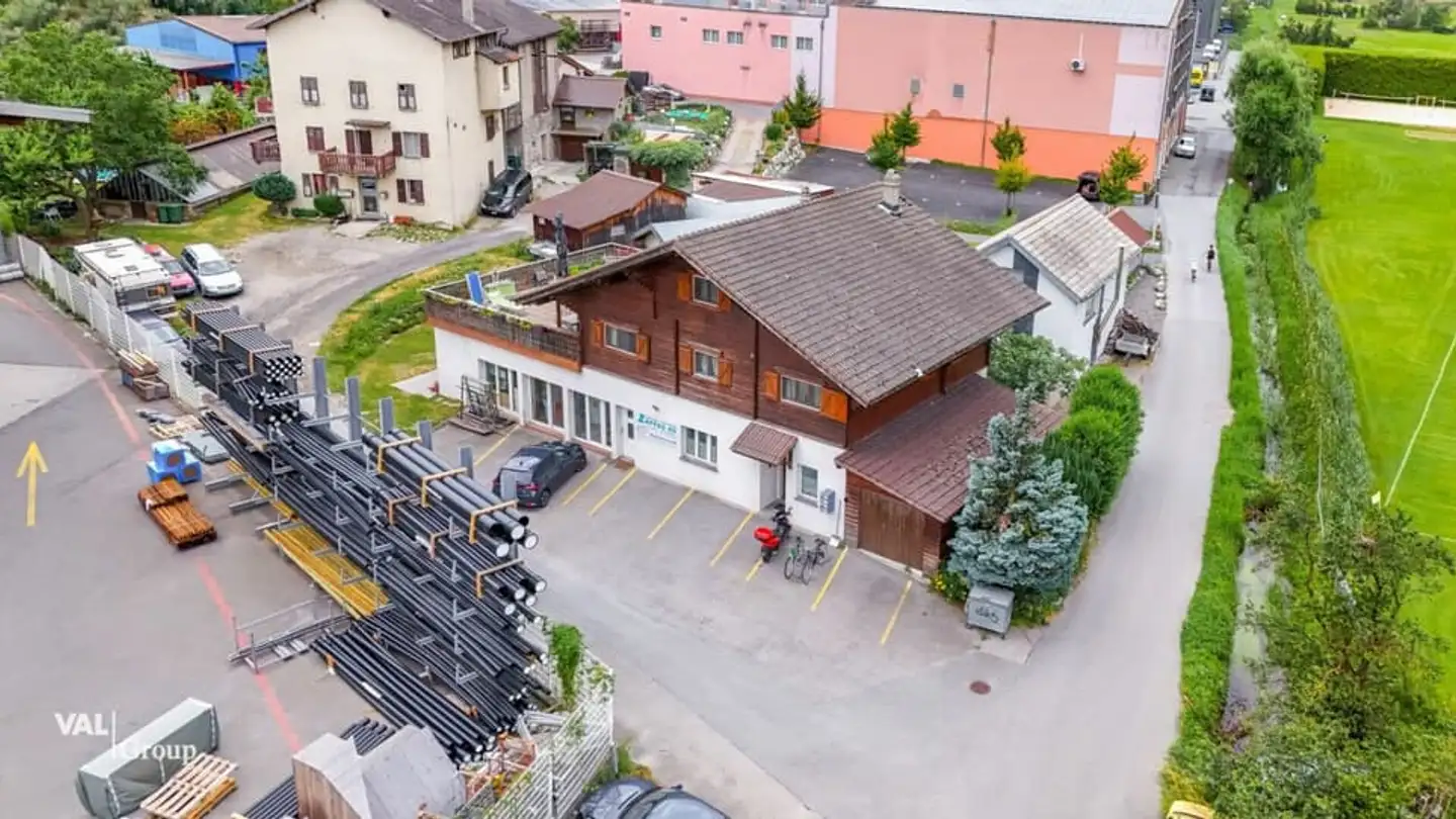 Residential building for sale - 3902 Glis