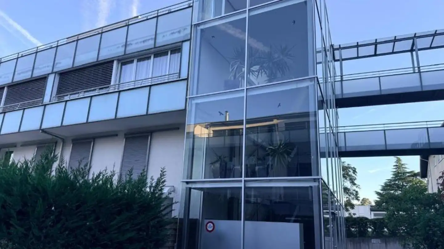Covered parking space for rent - Avenue Marc-Peter 4, 1290 Versoix