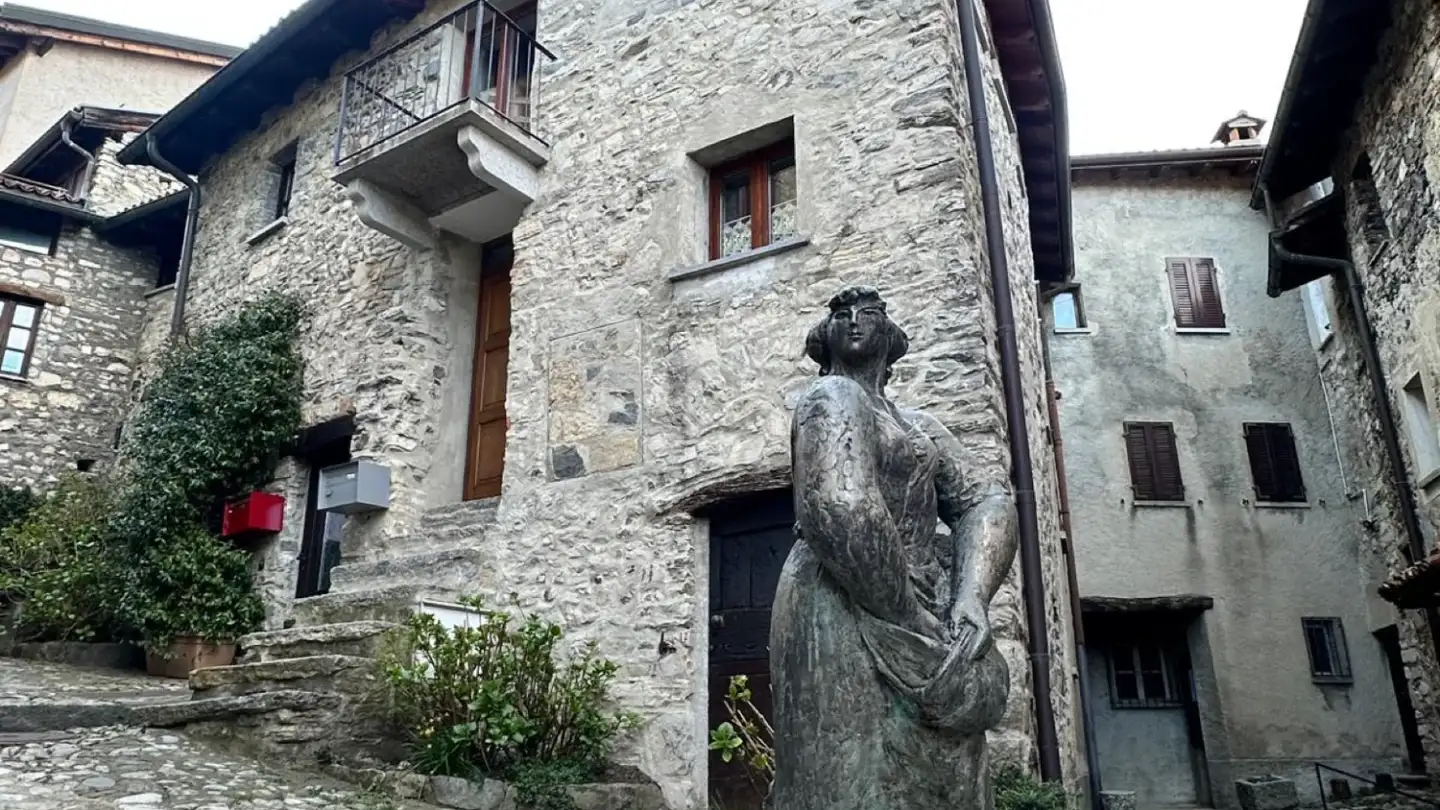 Appartement à louer - Vicolo Piazzetta 14, 6979 Brè sopra Lugano