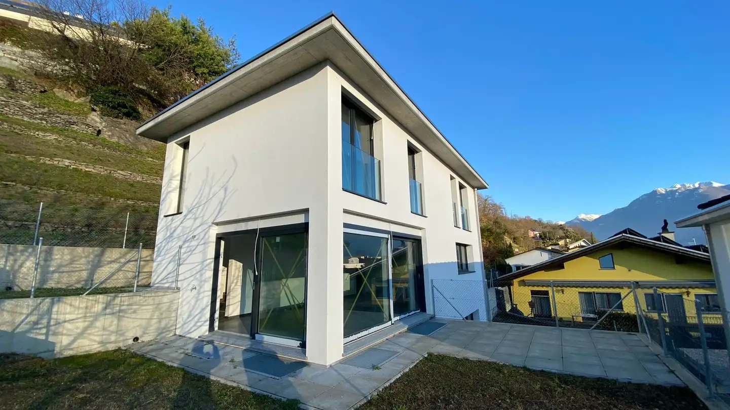 Maison en terrasse à vendre - 6516 Cugnasco