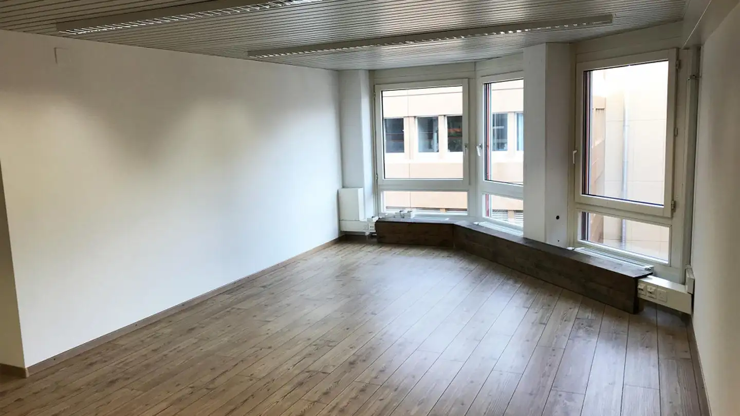 Office space for rent - Gewerbestrasse 7, 6330 Cham