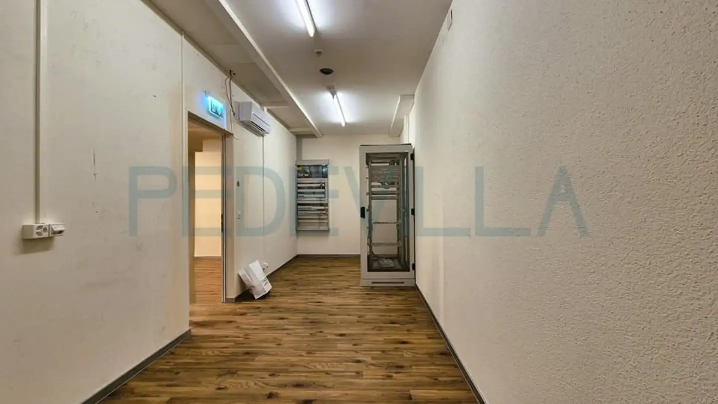 Gewerbe mieten - Rue De La Gare / Bahnhofstrasse 50, 2502 Biel/Bienne - Foto 3