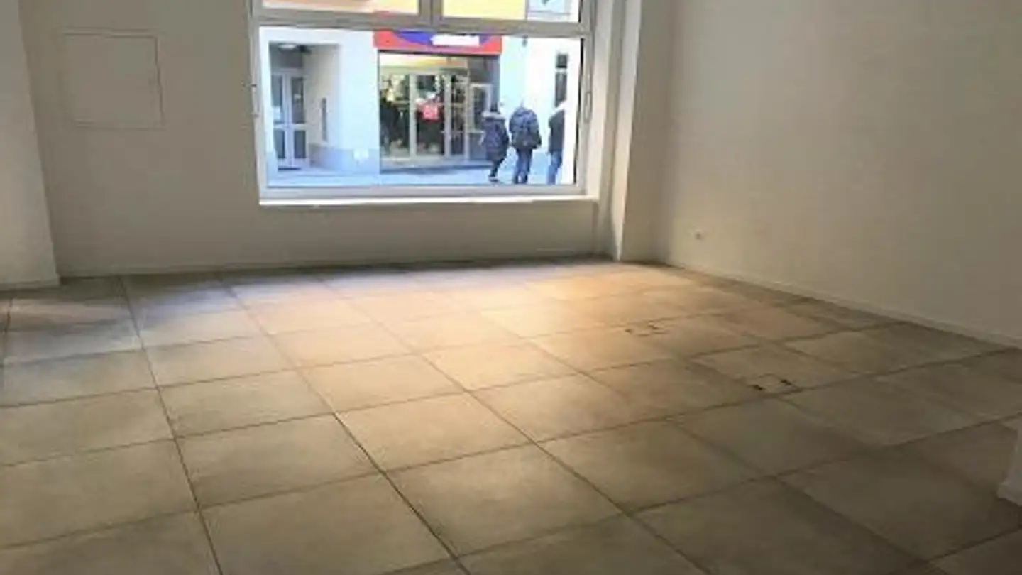 Shop for rent - 6850 Mendrisio